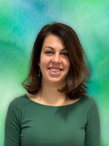 Portrét Míši Krejsové, kreativní a aktivní průvodkyně dětí, která propojuje pohyb, tvoření a osobní rozvoj.